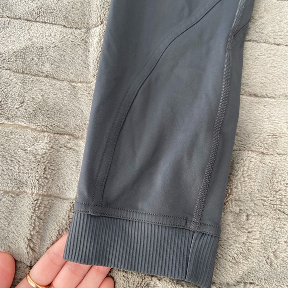 Lululemon grey yoga pants - Picture 3 of 6